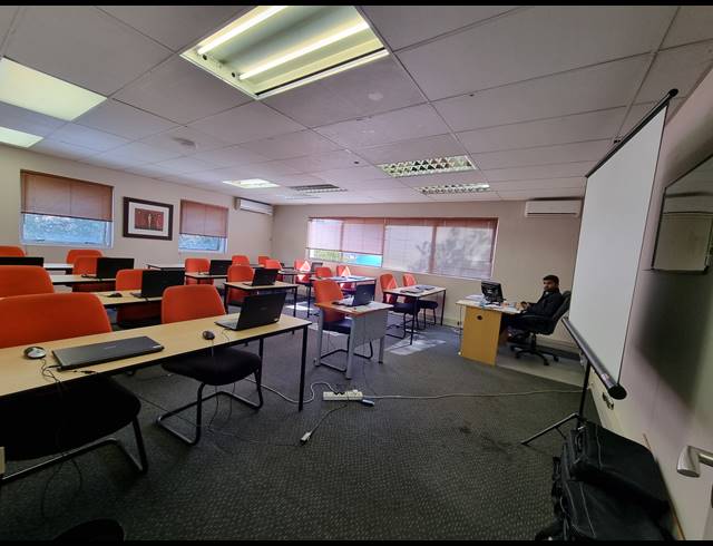 835M² OFFICE FOR SALE IN SUNNINGHILL